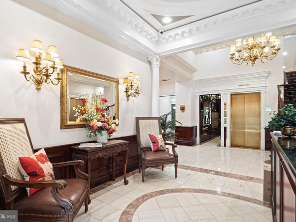 211 S 4TH Street 104, Philadelphia PA 19106