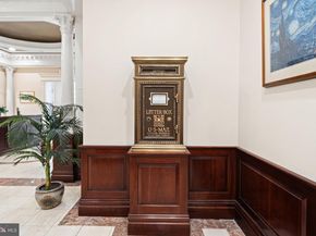 211 S 4TH Street 104, Philadelphia PA 19106