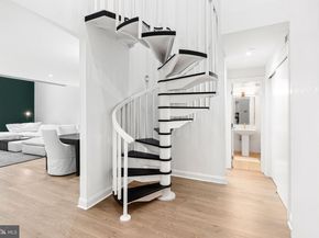 211 S 4TH Street 104, Philadelphia PA 19106