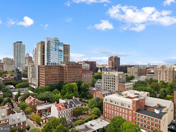 211 S 4TH Street 104, Philadelphia PA 19106