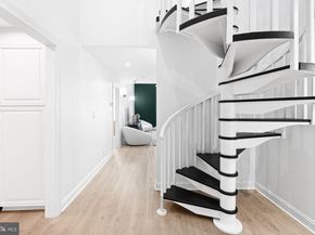 211 S 4TH Street 104, Philadelphia PA 19106