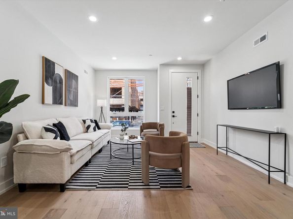 2425 Coral Street, Philadelphia PA 19125