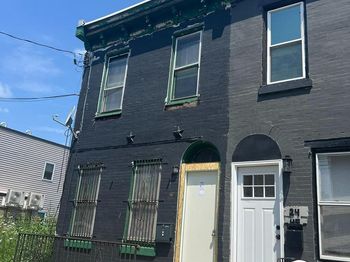 2447 Ingersoll Street