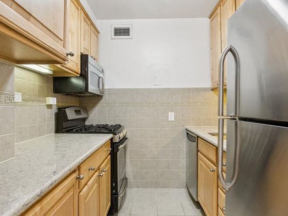 2475 Virginia Avenue NW 828, Washington DC 20037