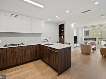 37 L Street SE