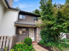 71 Oak Knoll Drive 71, Berwyn PA 19312