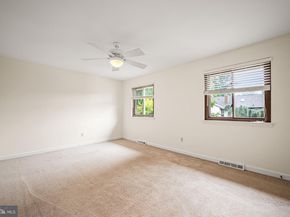 71 Oak Knoll Drive 71, Berwyn PA 19312