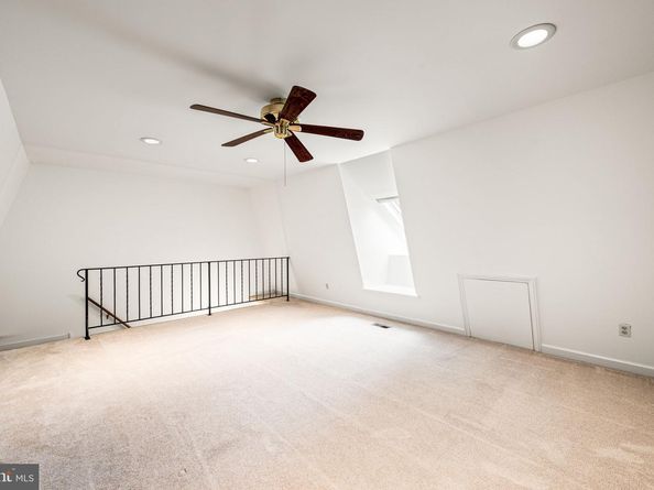 71 Oak Knoll Drive 71, Berwyn PA 19312