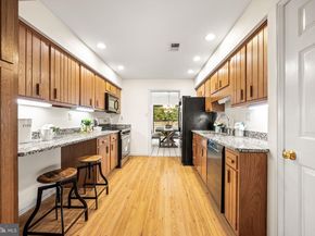 71 Oak Knoll Drive 71, Berwyn PA 19312