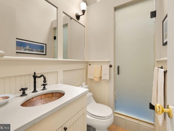 2927 44TH Street NW, Washington DC 20016