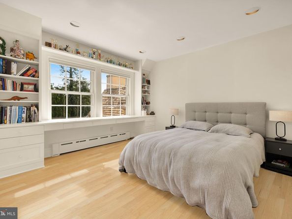 2927 44TH Street NW, Washington DC 20016
