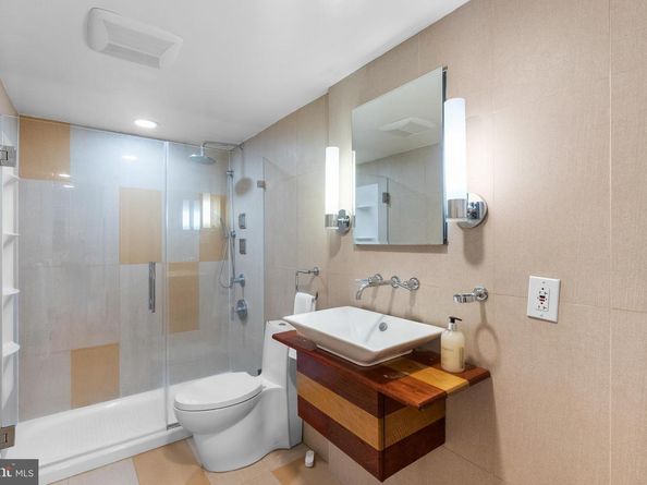 1045 31st Street NW 302, Washington DC 20007