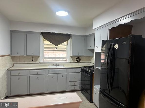2934 Walnut Hill Street, Philadelphia PA 19152