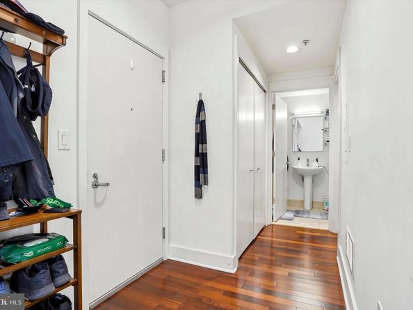 1101 Locust Street 4M, Philadelphia PA 19107