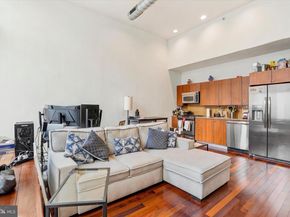 1101 Locust Street 4M, Philadelphia PA 19107