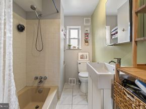 2215 E Oakdale Street, Philadelphia PA 19125