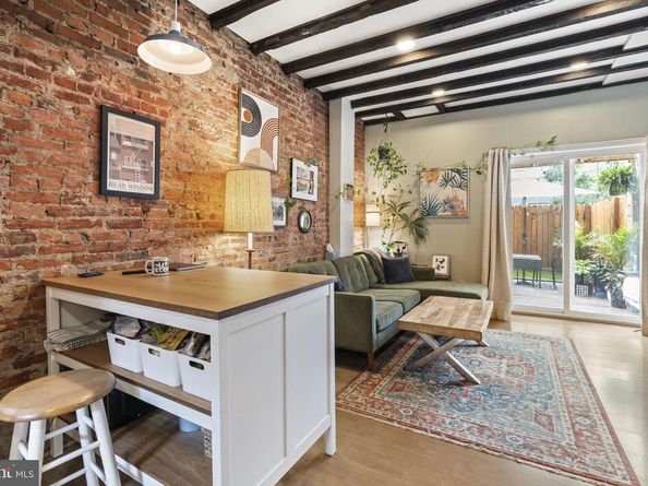 2215 E Oakdale Street, Philadelphia PA 19125
