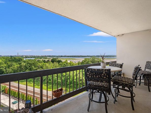 1805 Crystal Drive 1011S, Arlington VA 22202