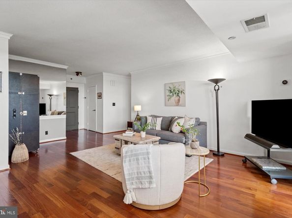 1805 Crystal Drive 1011S, Arlington VA 22202