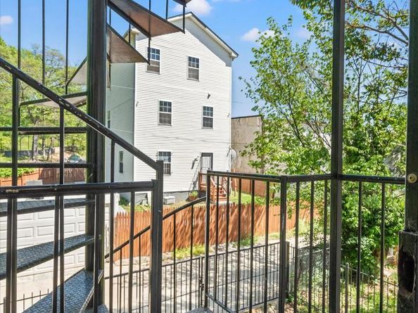 1241 18TH Street NE 3, Washington DC 20002