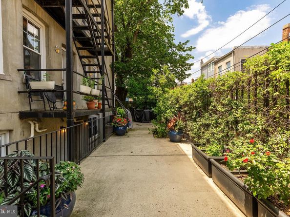 739 Newton Place NW 104, Washington DC 20010