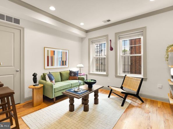 739 Newton Place NW 104, Washington DC 20010