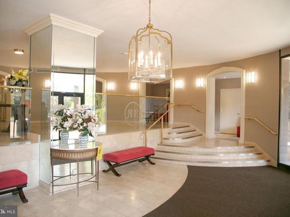 8350 Greensboro Drive 517, Mclean VA 22102