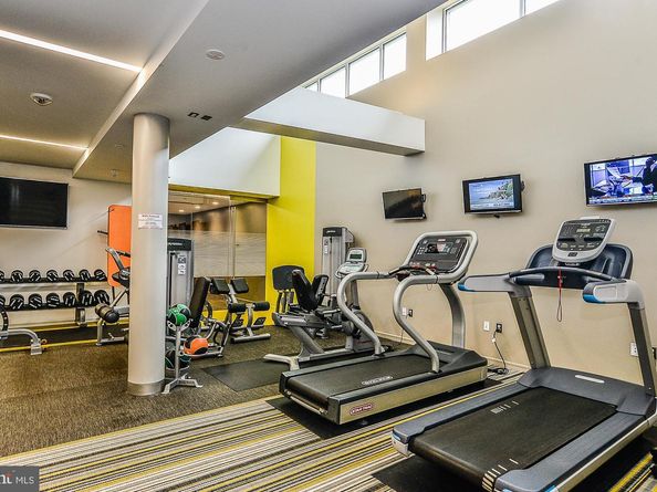 8350 Greensboro Drive 517, Mclean VA 22102