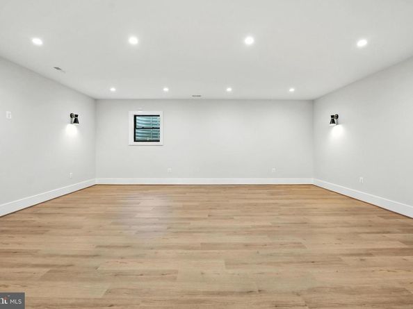 1910 Cherri Drive, Falls Church VA 22043