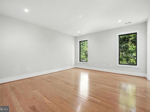 1910 Cherri Drive, Falls Church VA 22043