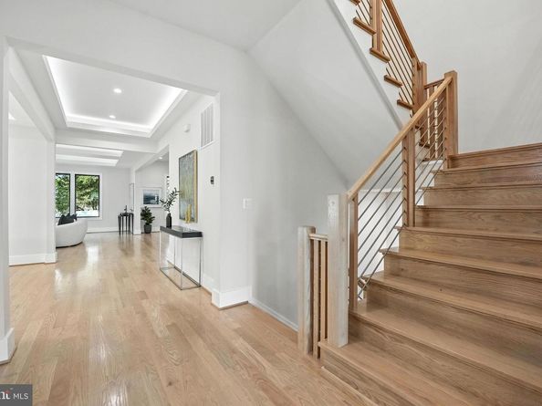 1910 Cherri Drive, Falls Church VA 22043