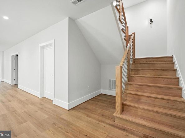 1910 Cherri Drive, Falls Church VA 22043
