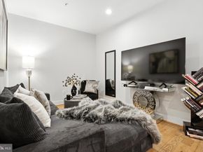 1364 Newton Street NW 1, Washington DC 20010