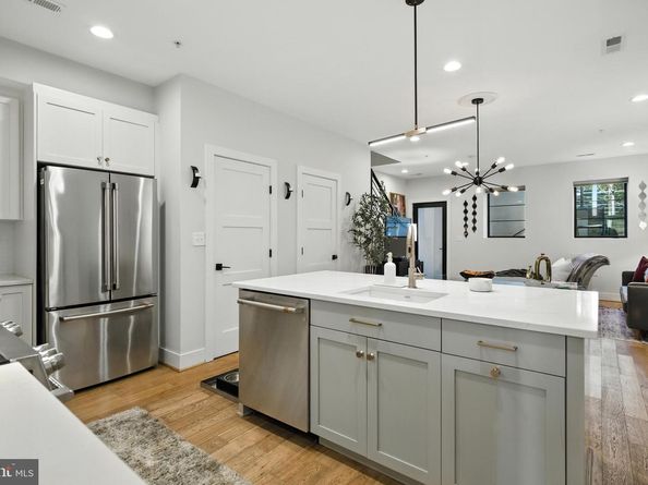 1364 Newton Street NW 1, Washington DC 20010