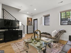 1364 Newton Street NW 1, Washington DC 20010