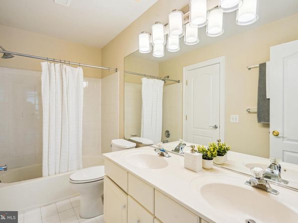 3206 Wheatland Farms Drive, Oakton VA 22124