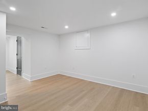 2520 N Vernon Street N, Arlington VA 22207