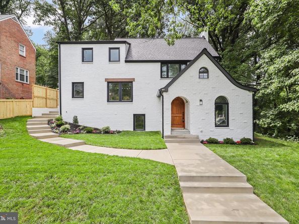 2520 N Vernon Street N, Arlington VA 22207