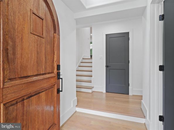 2520 N Vernon Street N, Arlington VA 22207