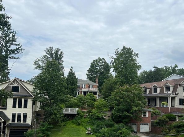 2520 N Vernon Street N, Arlington VA 22207