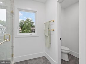 2520 N Vernon Street N, Arlington VA 22207