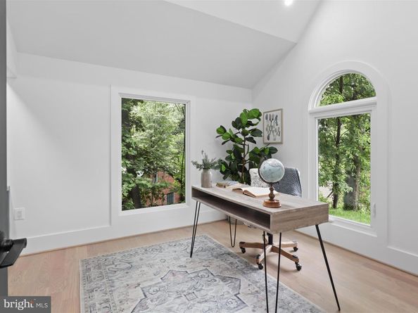 2520 N Vernon Street N, Arlington VA 22207