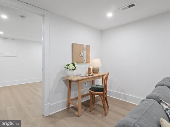 2520 N Vernon Street N, Arlington VA 22207