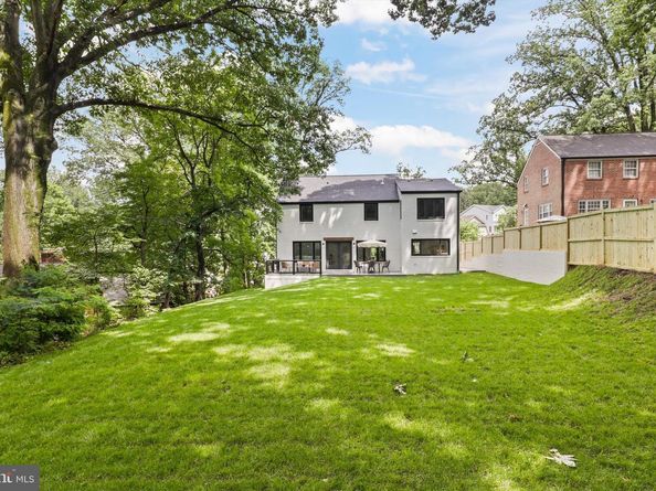 2520 N Vernon Street N, Arlington VA 22207