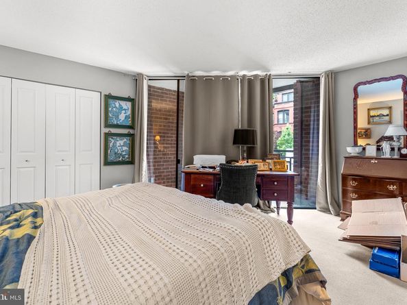 1099 22nd Street NW 206, Washington DC 20037