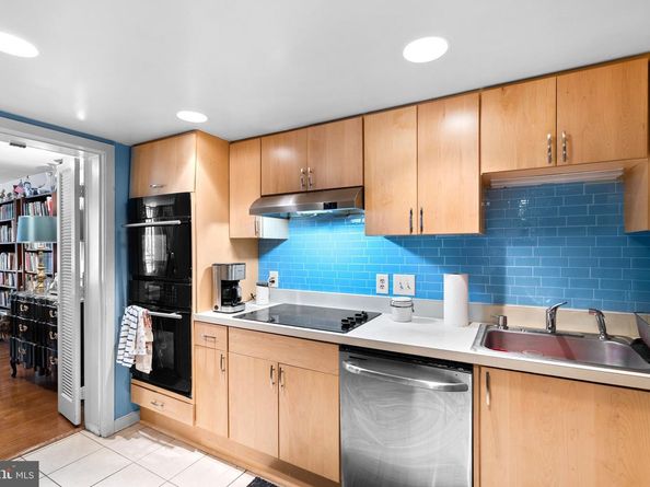 1099 22nd Street NW 206, Washington DC 20037
