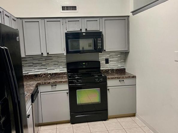 60201 Delaire Landing Road 201, Philadelphia PA 19114