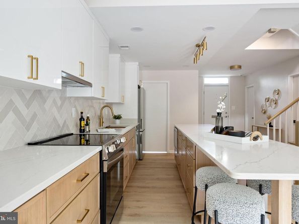 1309 4TH Street SW TH9, Washington DC 20024