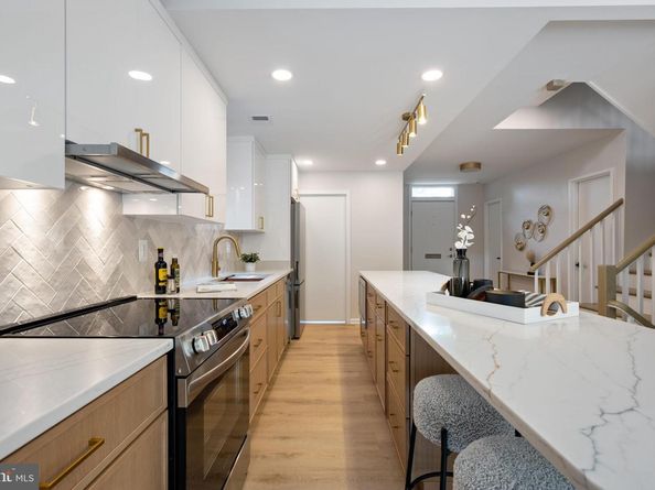 1309 4TH Street SW TH9, Washington DC 20024