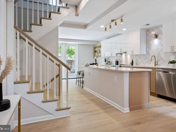 1309 4TH Street SW TH9, Washington DC 20024